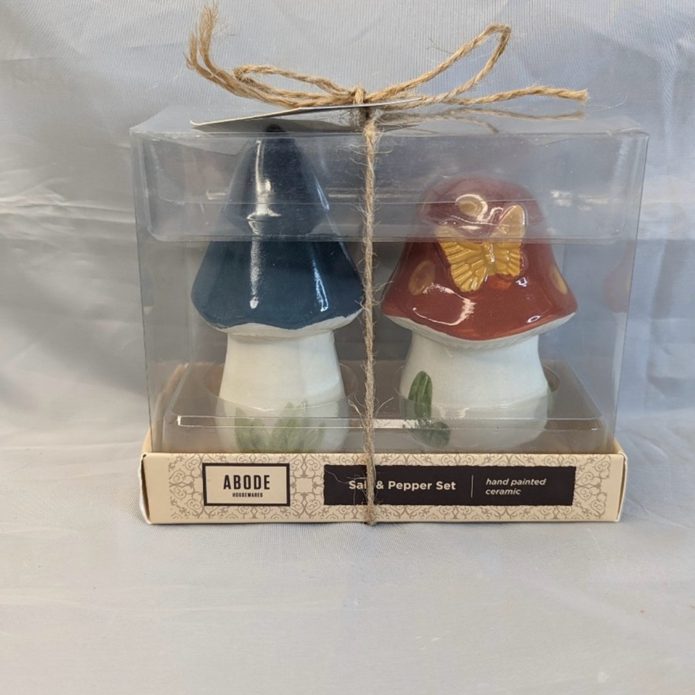 Adobe Housewares Pair Of MUSHROOM Shaped Salt & Pepper Shakers NEW NIB